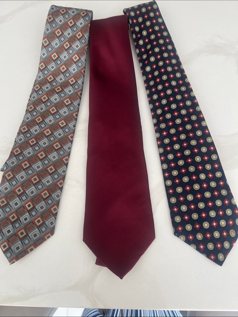 Men's Solid Burgundy Tie - Sleek Formal Accent
